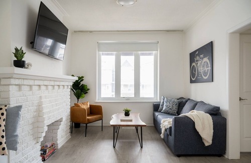 Earlscourt House | Monthly Rental 1 Bed 1 Bath Midtown Toronto