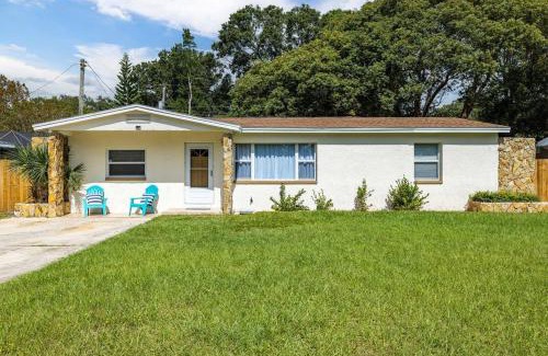 Clearwater House | Monthly Rental~ Comfy Beds~ Great for Remote Work