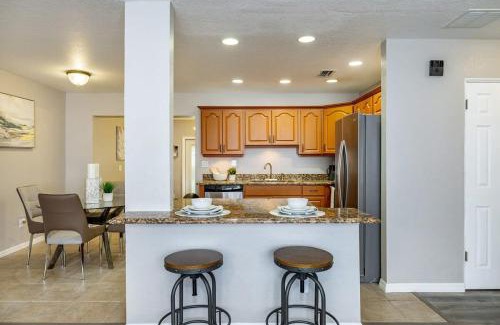 Clearwater House | Monthly Rental~ Comfy Beds~ Great for Remote Work