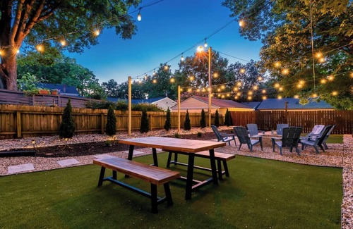Deer Park Apartment | Monthly Stay Epic Studio~2 Queens Hot Tub|Fire Pit