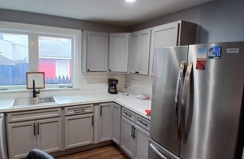 Ampere Apartment | Monthly Stays: 2BR apartment 8 Min Walk from NJ Transit Train to NYC