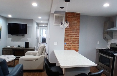Ampere Apartment | Monthly Stays: 2BR apartment 8 Min Walk from NJ Transit Train to NYC