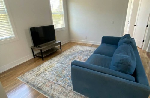 Metrocenter - North Rhodes Park House | MONTHLY STAYS ONLY! Luxury Lena/Luxury Finishes/Sleeps 8