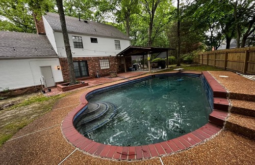 Cordova House | MONTHLY STAYS-The Ultimate Retreat, 5 BR+ Extra Space Beds - Outdoor Pool