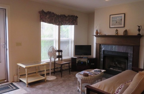 Bonnet Shores House | Monthly Summer Rental in Bonnet Shores - Private Neighborhood Beach