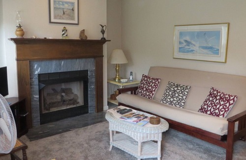 Bonnet Shores House | Monthly Summer Rental in Bonnet Shores - Private Neighborhood Beach