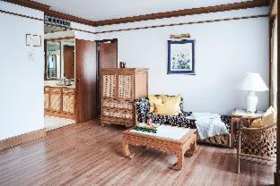 Silom Hotel | Montien Hotel Surawong Bangkok