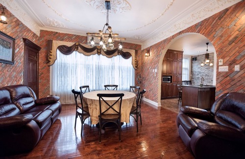 Viauville House | Montreal Chateau 8 mills from Historical Old Montreal!Bachelor Party!