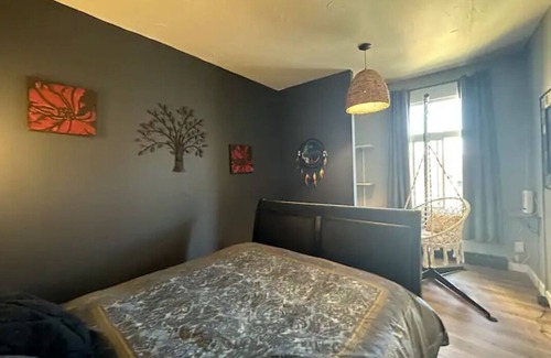 Hochelaga-Maisonneuve Apartment | Montreal Olympic Stadium