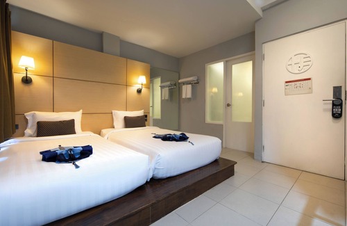 Talat Yai Hotel | Montree Phuket Hotel