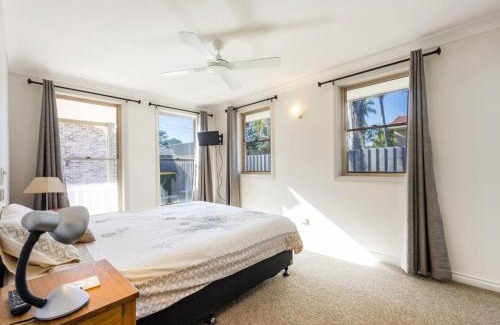 Iluka House | Montrose by the Bay