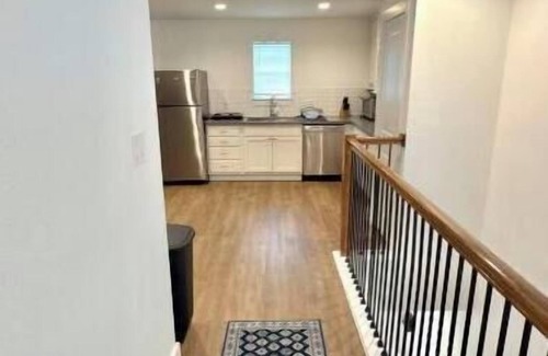 Neartown House | Montrose Central 4BR Stay
