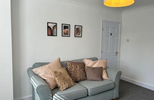 Scunthorpe House | Montrose House 3 bedroom home with Parking