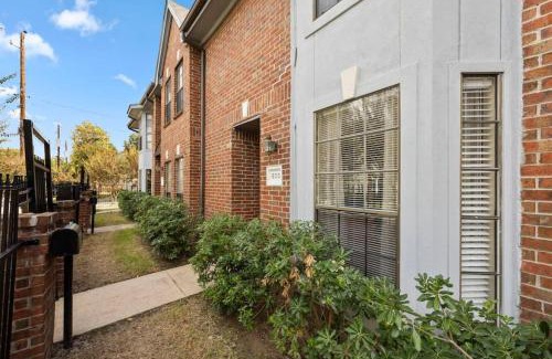 Montrose House | Montrose Walk To 50 Restaurants 1 Mile 2 DT