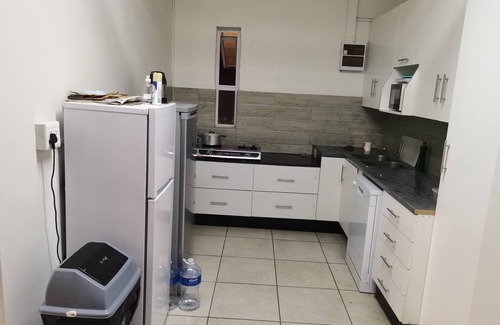 Port Elizabeth Central House | monument western guesthouse
