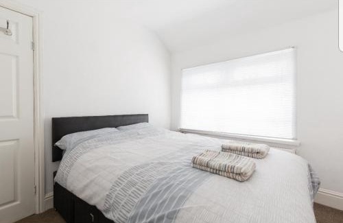 King's Norton House | Monyhull Homestay - near City centre Kingsheath NIA NEC BHX