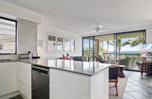 Point Lookout Apartment | Mooloomba Two | 3 bed 2 bath | Cylinder Beachfront