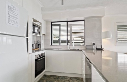 Point Lookout Apartment | Mooloomba Two | 3 bed 2 bath | Cylinder Beachfront