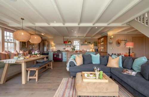Tenterden House | Moon Cottage