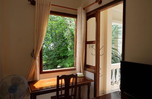 Phuoc Long House | Moon house tropical garden - Lavender