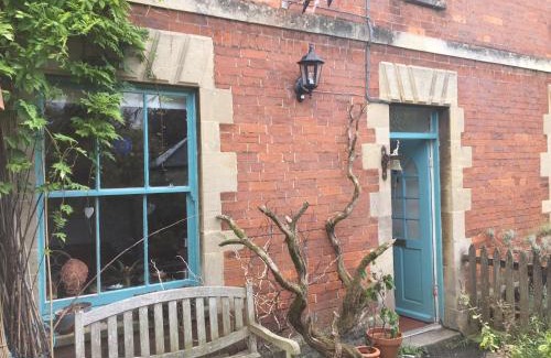 Glastonbury Bed & Breakfast | Moon in the Apple Tree