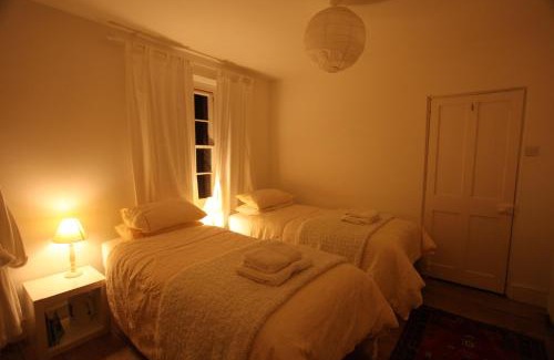 Glastonbury Bed & Breakfast | Moon in the Apple Tree