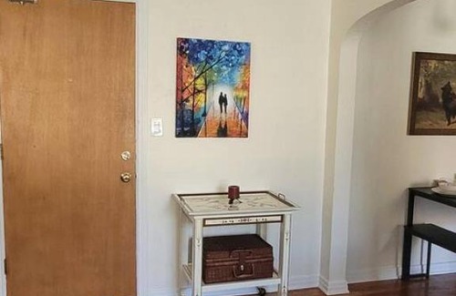 Crescent Lake Apartment | Moon Lakeview Apt at Crescent Lk