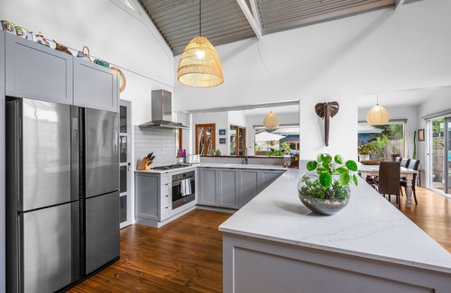 Barwon Heads House | Moonah coastal retreat with heated swimming pool