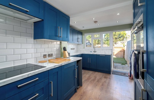 Greenwich Cottage | Moonbeam Cottage - Cozy Cottage in London. Pet friendly!