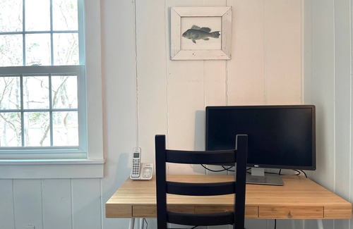 South Chatham Cottage | Mooncusser Cottage on Taylor's Pond!