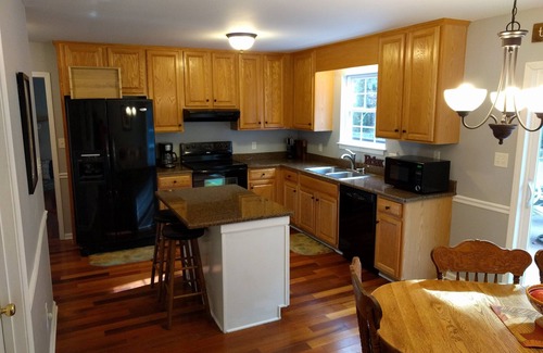 Sherwood Forest House | Moondance - Hike/Bike/Golf/Relax w/Hot Tub - Brevard/DuPont/Caesars H