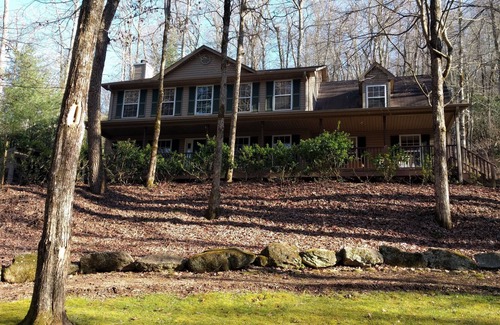 Sherwood Forest House | Moondance - Hike/Bike/Golf/Relax w/Hot Tub - Brevard/DuPont/Caesars H