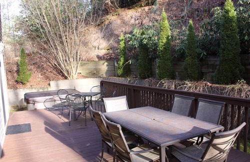 Sherwood Forest House | Moondance - Hike/Bike/Golf/Relax w/Hot Tub - Brevard/DuPont/Caesars H