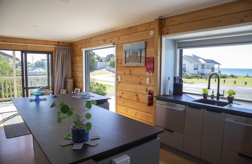 Pukehina House | Mooney Manor Pukehina
