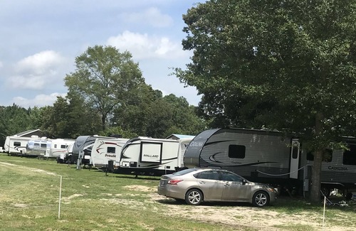 New Bern RV Rental | Moonlight Lake RV Park Lots for rent