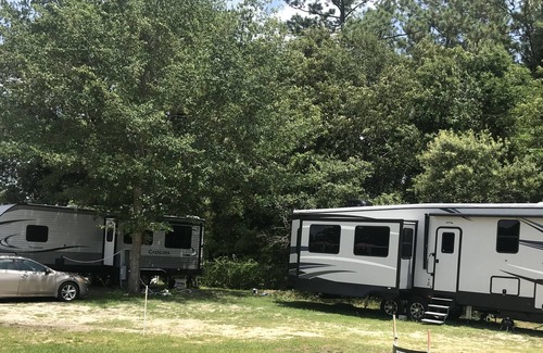 New Bern RV Rental | Moonlight Lake RV Park Lots for rent