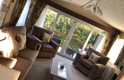 Morpeth Cabin | Moonlight Ridge -2 bedroom lodge with hot tub