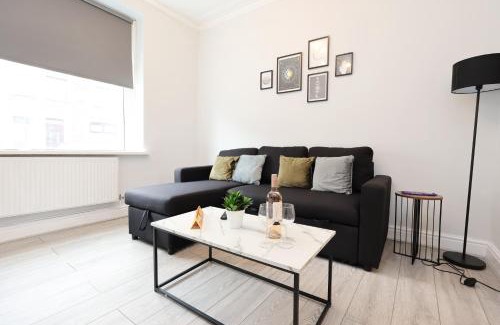 Cathays House | Moonlight Stays - 2bd House, up to 6ppl