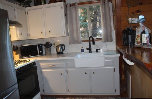 Upper Moonridge Cabin | MOONRIDGE .Great Views 3 Decks, Barbecue, Central Heat, SUREAL VIEWS!