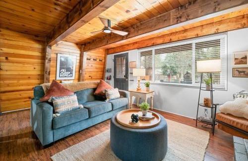 Moonridge Apartment | Moonridge Manor Modern, Cozy Retreat with Hottub!