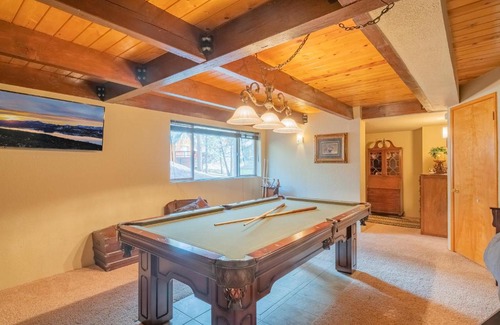 Moonridge House | Moonridge Manor - Very lovely cabin in a quiet neighborhood with an amazing hot tub!