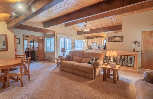 Moonridge House | Moonridge Manor - Very lovely cabin in a quiet neighborhood with an amazing hot tub!