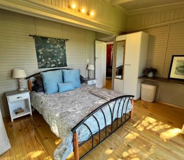 Knysna Apartment | Moonriver Cottage, Prime Lagoon Views & Solar Power