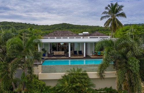 Silver Sands Villa | Moonshine Villa - Luxury redefined in Silver Sands
