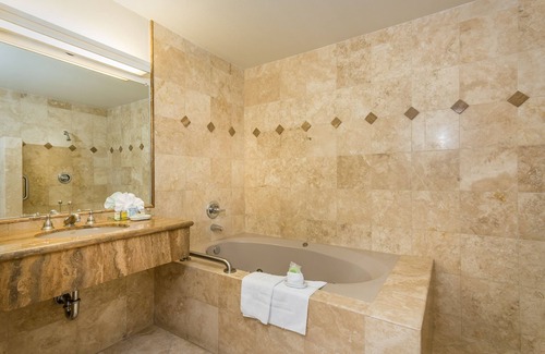 San Simeon Hotel | Moonstone Landing