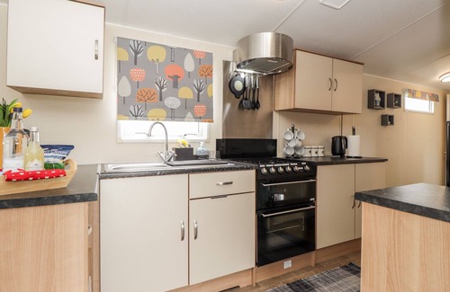 St Margaret's at Cliffe Cottage | MOONSTONE LODGE, pet friendly in St Margaret's At Cliffe