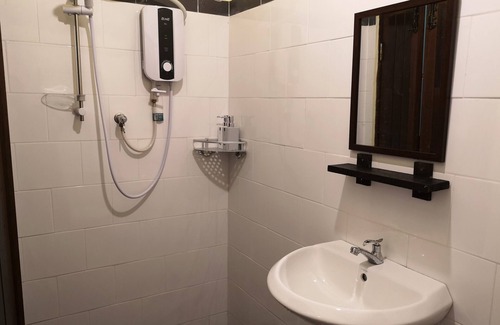 Downtown George Town Hotel | MoonTree47