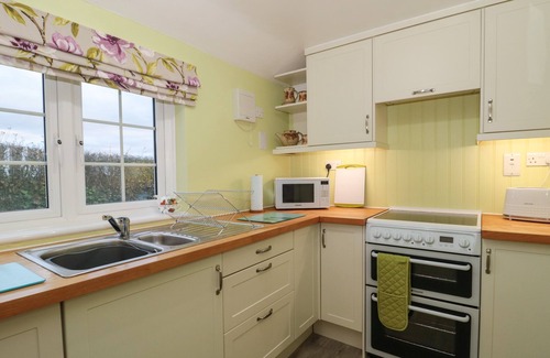 Littleham Cottage | MOORCREST, romantic, character holiday cottage in Bideford