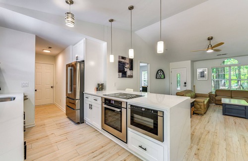 Mooresville House | Mooresville Retreat w/Patio, 1 Mi to Lake Norman!