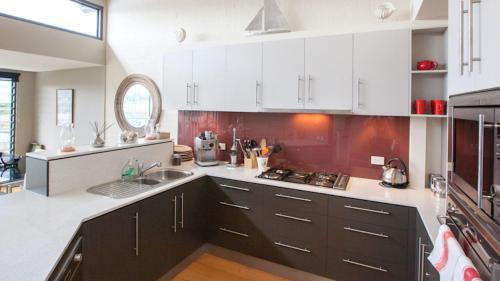 Bermagui House | Moorhead Cove Beach Unit With pool Bermagui